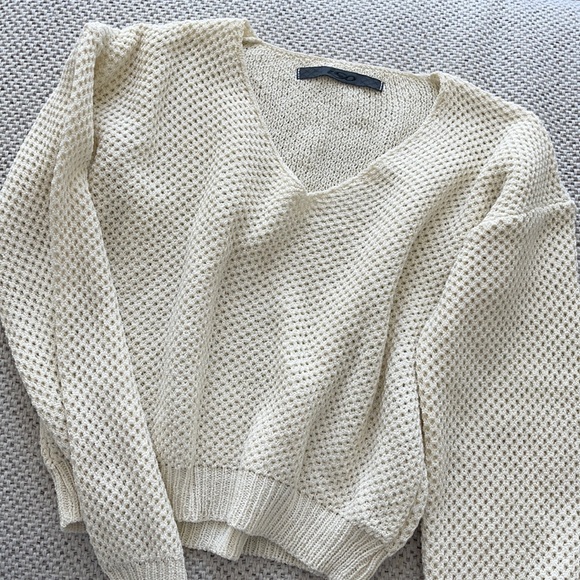 Cropped top in beige! - Picture 2 of 5